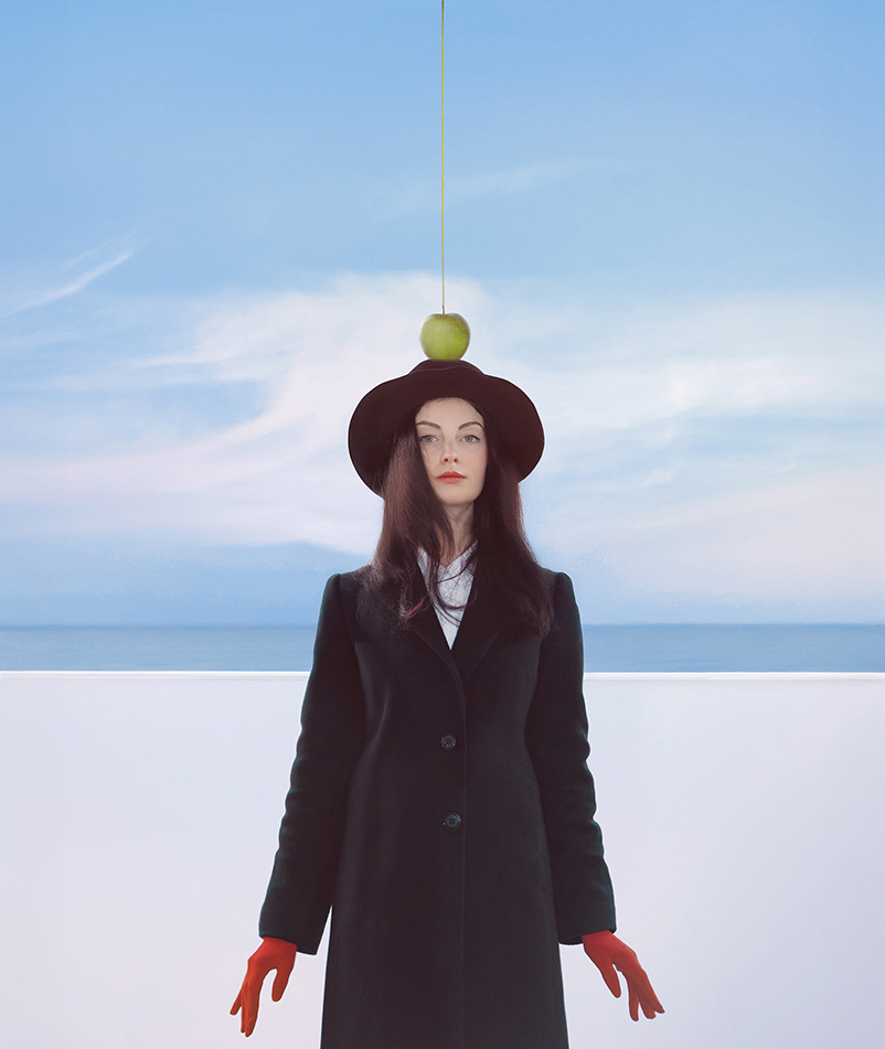 Marysszang — surreal minimalist portrait