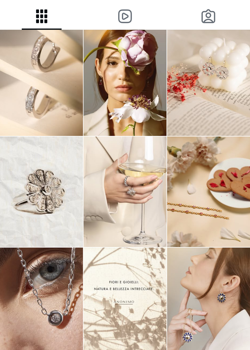 Identity detail: jewelry photography with controlled highlights to emphasize materials and craftsmanship.